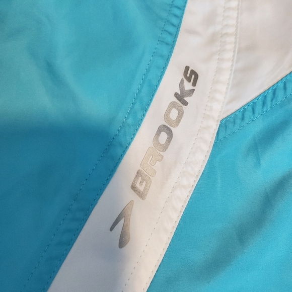 Brooks Running Turquoise And White Sleeveless Zip-Up Vest Size Small - Picture 9 of 12